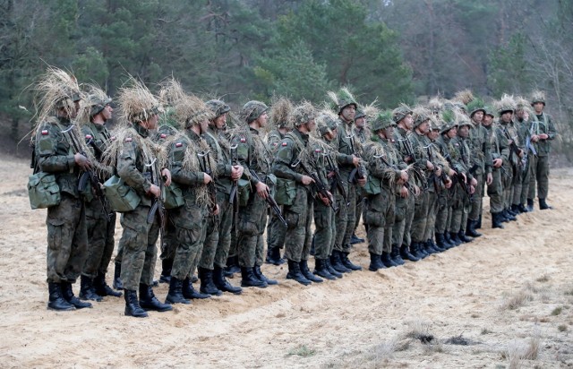 Ochotnicy z "Błękitnej" zmierzyli się z taktyką! 

Zobacz na zdjęciach, jak wyglądały ćwiczenia.

Aby przejść do galerii, przesuń zdjęcie gestem lub naciśnij strzałkę w prawo. 