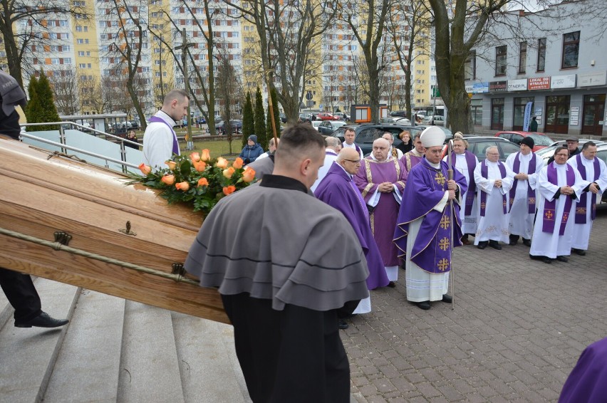 Pogrzeb ks. Michała Podkomórki z parafii św. Jadwigi...