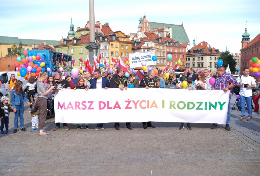 Marsz dla Życia i Rodziny 2020 przeszedł ulicami Warszawa. Gościem specjalnym był prezydent Andrzej Duda