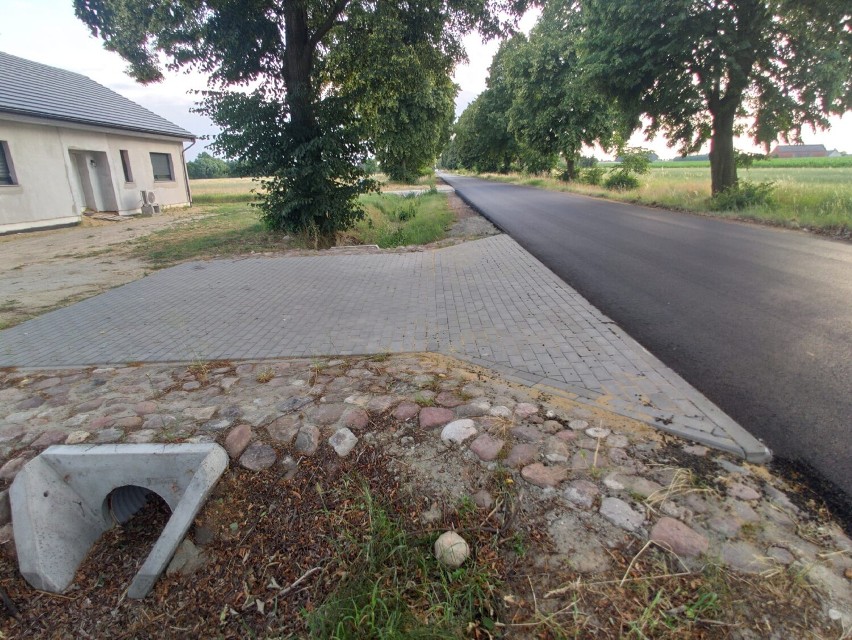 Gmina Czermin. Kończy się kolejny etap przebudowy drogi Czermin - Broniszewice. Wyremontowany został odcinek liczący 1000 metrów