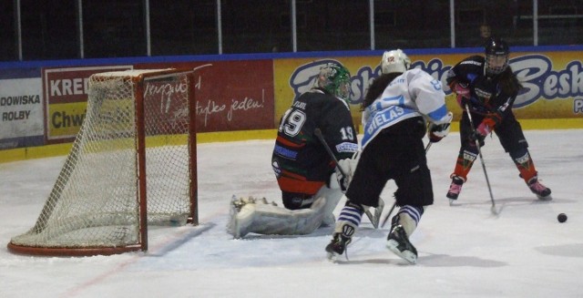 OŚWIĘCIM. W ekstraklasie hokeistek Unia pokonała we własnej hali Atomówki Tychy 6-1.