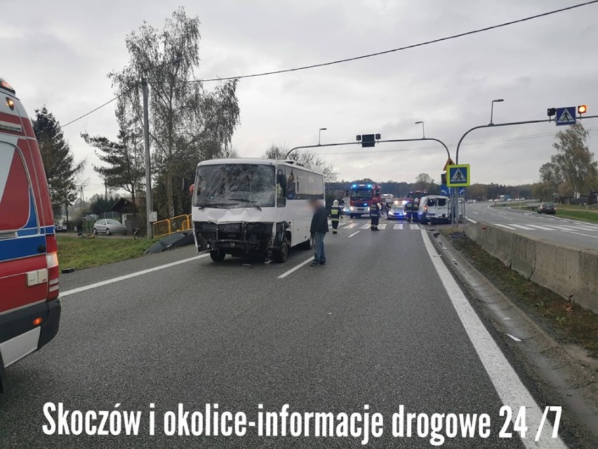 Trzy osoby ranne w wypadku na DK 81 w Bąkowie [ZDJĘCIA]