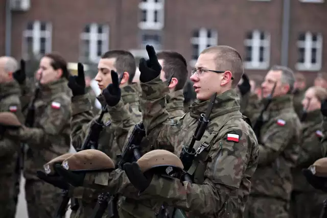 Żołnierze Wojsk Obrony Terytorialnej w Gliwicach złożyli przysięgę.