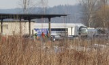 CBŚ przeszukuje bazę paliwową na ul. Wrocławskiej w Jeleniej Górze