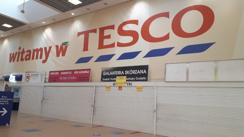 Tesco na Bemowie zamknięte. Co powstanie w zamian? Wyprowadzają się niemal wszystkie pobliskie sklepy