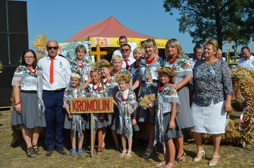 Dożynki w Bukwicy. Rolnicy z gminy Żukowice dziękowali za tegoroczne plony. ZDJĘCIA