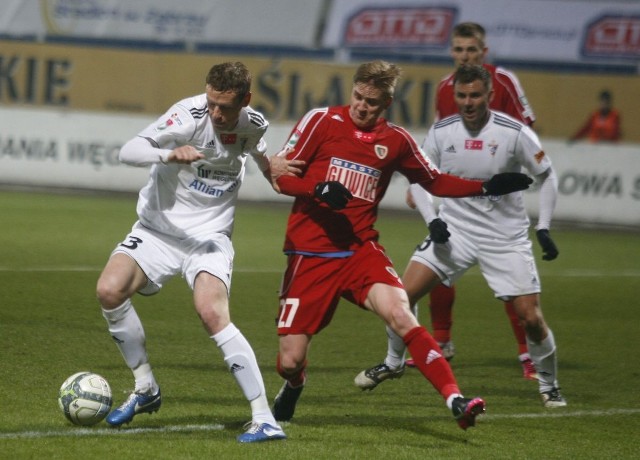 Górnik Zabrze pokonał Piast Gliwice 1:0.