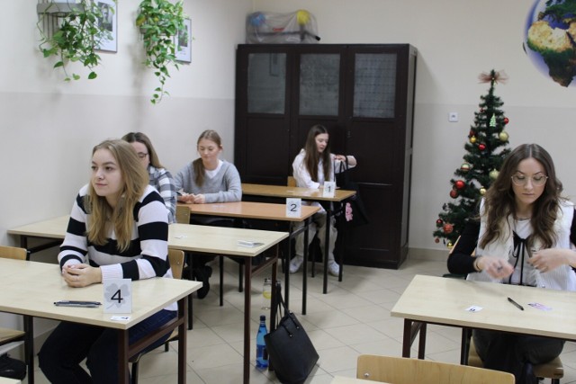 - Warto sprawdzić, jak może wyglądać język polski  na maturze w maju – mówili uczniowie X Liceum Ogólnokształcącego imienia Stanisława Konarskiego w Radomiu.
