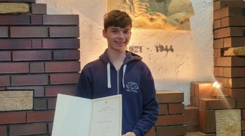Kacper Guziak, uczeń II LO w Radomsku, otrzymał stypendium Prezesa Rady Ministrów