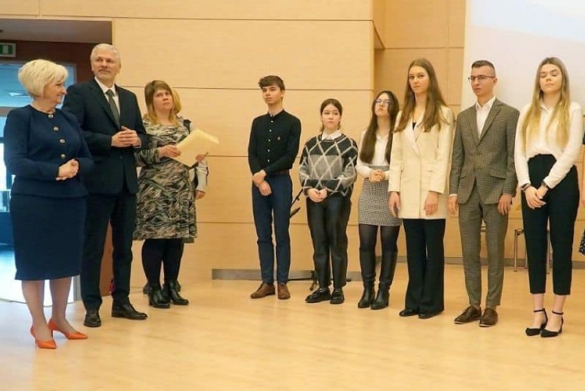 Kacper Guziak, uczeń II LO w Radomsku, otrzymał stypendium Prezesa Rady Ministrów