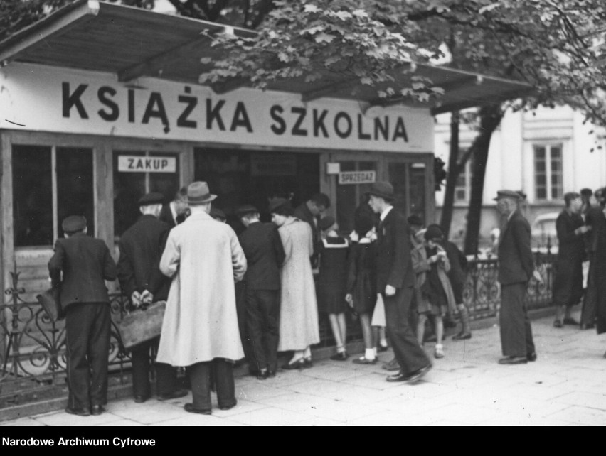 Giełda podręczników szkolnych w 1938 roku. Jak wyglądał...