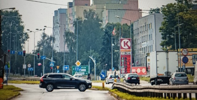 W związku z przebudową 240 metrów odcinka ul. Grunwaldzkiej od skrzyżowania z ulicą Cegielnianą do skrzyżowania z Al. Piłsudskiego, od 10 października całkowicie zamknięto odcinek jezdni w stronę Katowic na wysokości Urzędu Skarbowego.