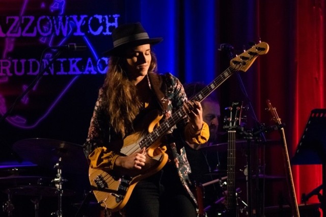 Znana jazzowa basistka Kinga Głyk była jedną z gwiazd tegorocznych Spotkań Muzyków Jazzowych w Rudnikach.