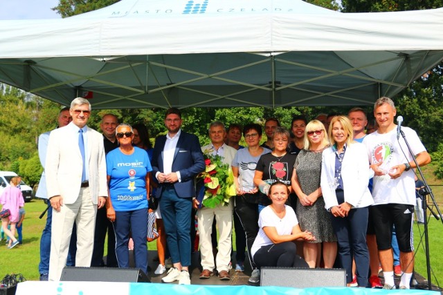 25-lecie MOSiRu w Czeladzi i Dni Integracji Międzypokoleniowej 

Zobacz kolejne zdjęcia/plansze. Przesuwaj zdjęcia w prawo - naciśnij strzałkę lub przycisk NASTĘPNE