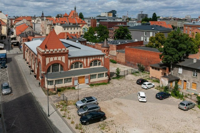 Na razie działka przy Hali Targowej nadal będzie stała pusta.