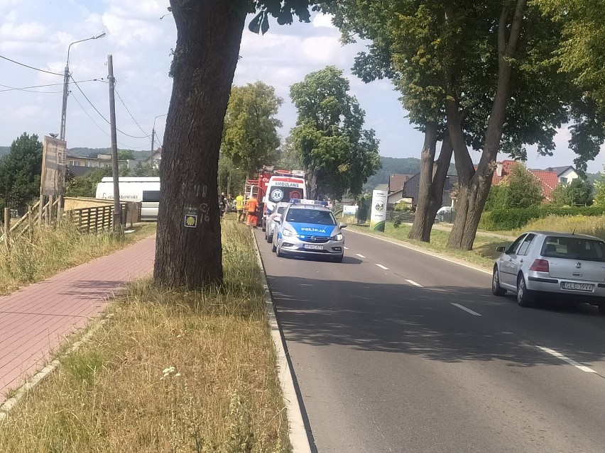 Potrącenie rowerzystki w Nowej Wsi Lęborskiej. Kobieta trafiła do szpitala [AKTUALIZACJA]