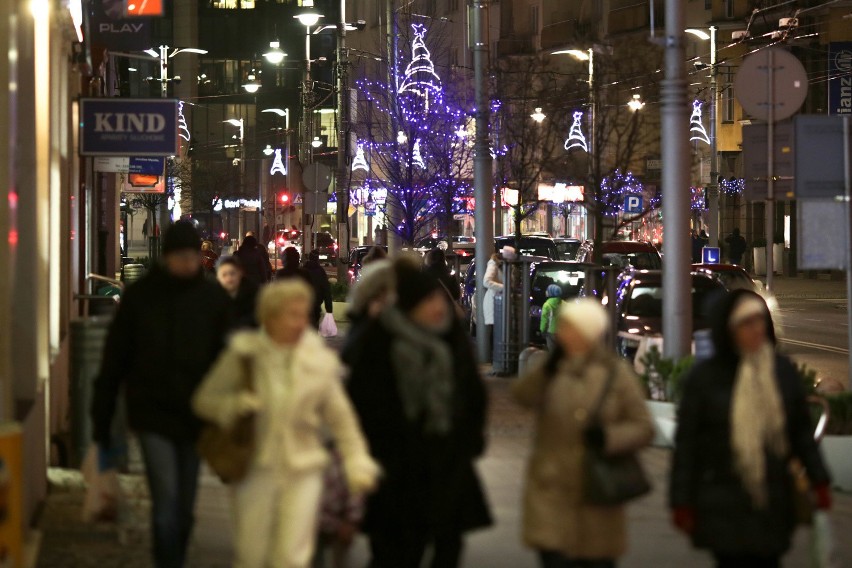 Można już podziwiać świąteczne ozdoby na ulicach Gdyni....