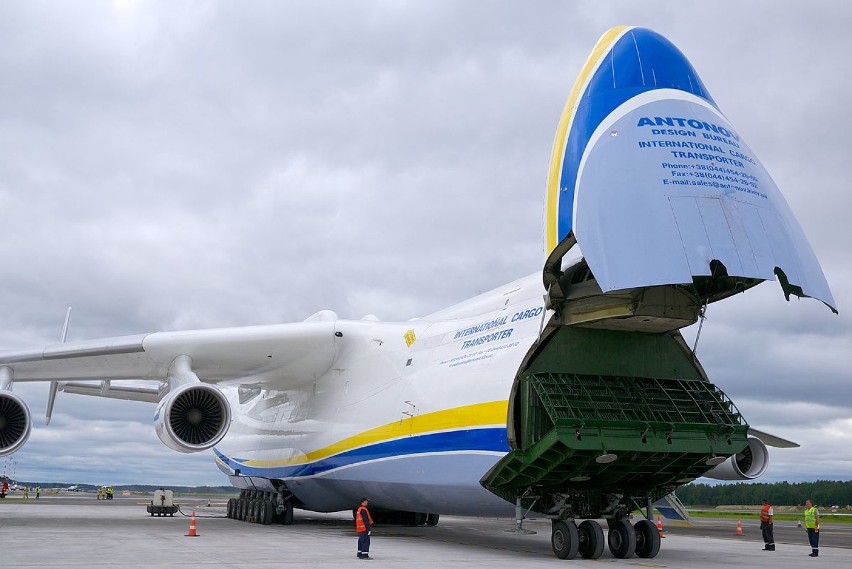  An-225 Mrija - Największy samolot świata przyleci do Warszawy. Wyląduje 14 kwietnia o 9.30. Jedyny taki model na świecie