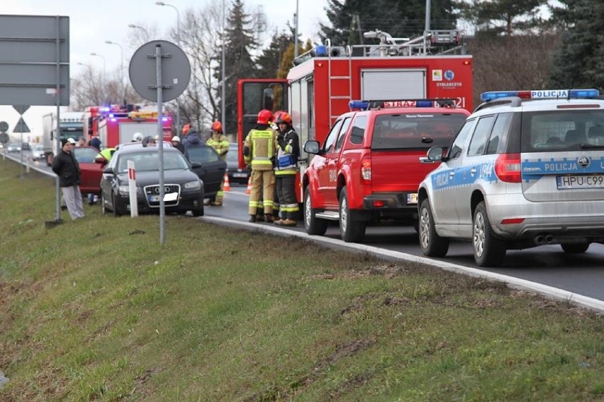 Niebezpieczne zdarzenie drogowe w Wolsztynie na DK - 32