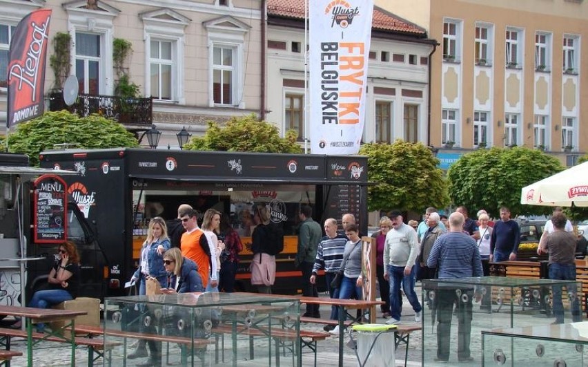 Rozkręca się Festiwal Food Trucków na Rynku Głównym w Oświęcimiu