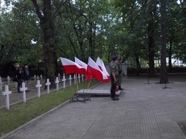 Obchody rocznicy bohaterskiej obrony Płocka na Cmentarzu Garnizonowym