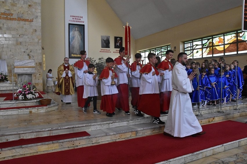 Bełchatów: Uroczysty jubileusz w parafii NMP Matki Kościoła