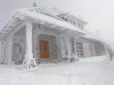 Ale śniegu napadało w Bieszczadach! Warunki w górach są ciężkie [ZDJĘCIA]