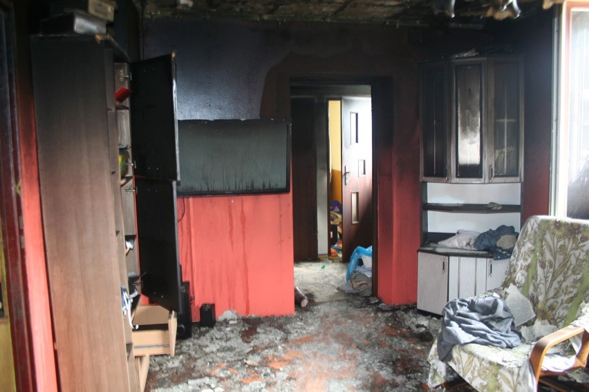 Pożar domu w Wiągu. Niedawno pomagali ofiarom nawałnicy, teraz sami potrzebują pomocy [zdjęcia]