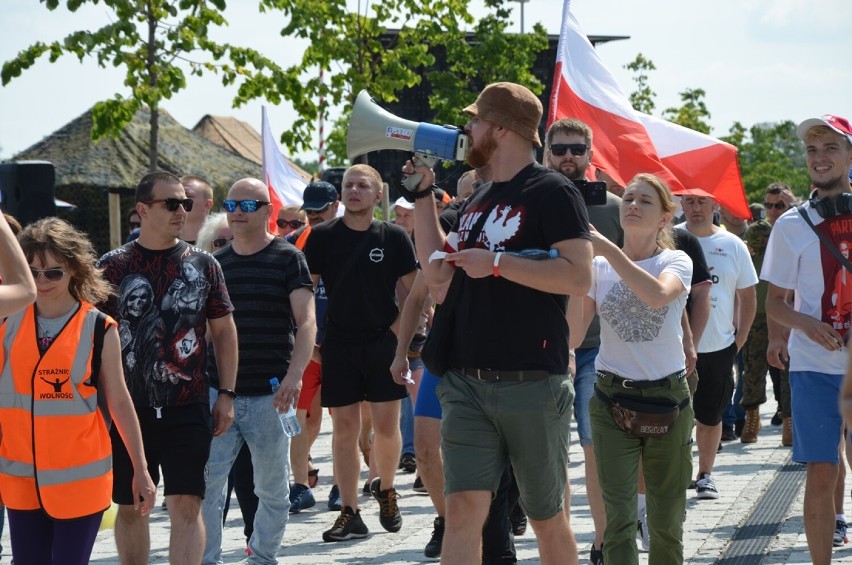 Przez Głogów przeszedł kolejny protest środowisk kibicowskich. Było spokojniej niż w kwietniu