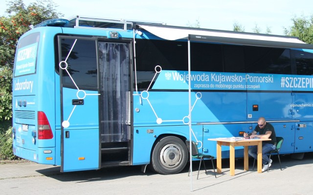 Szczepionkobus gościł w tym tygodniu m.in. w Kijewie Królewskim. Gdzie w najbliższych dniach będzie można się zaszczepić?