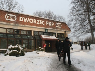 Pasażerowie PKP korzystają z mikołowskiego dworca