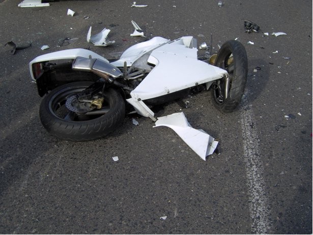 Wypadek w Grzegorzewie. Motocyklista zderzył się z samochodem