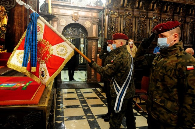 Kraków. Rocznica powstania Armii Krajowej. Oddali hołd walczącym i poległym w obronie Ojczyzny