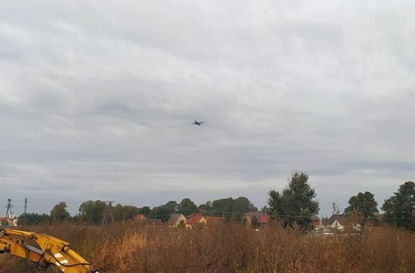 Samolot wojskowy nad Łomnicą