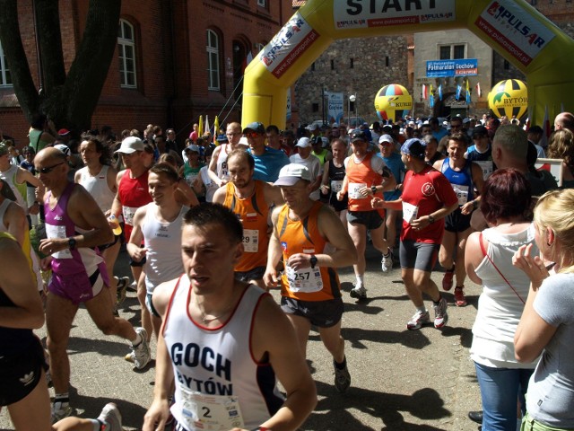 Start, podobnie jak meta, był w tym roku na dziedzińcu bytowskiego zamku