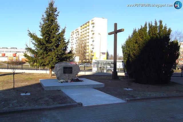 Pomnik Jakuba Kazimierza Rubinkowskiego stanął przed kościołem Matki Bożej Królowej Polski przy ul. Rydygiera