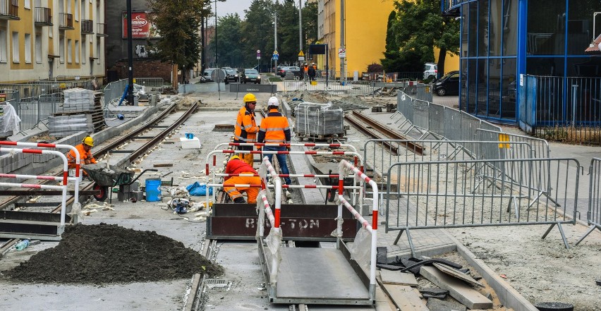 Do 8 października pracownicy firmy Skanska powinni zakończyć...