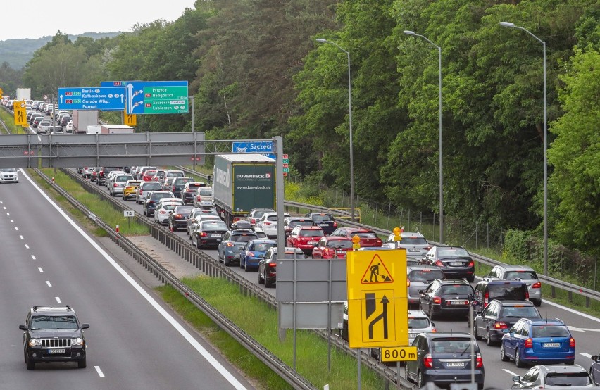 Ile trwa powrót znad morza? Za długo! Zator na A6 pod Szczecinem