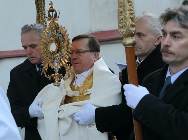 Rezurekcja w kościele św. Jakuba i kościele oo. Bernardynów w Piotrkowie