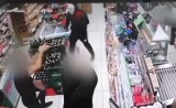 17-latek w Wieliczce napadł dwa razy na sklep z siekierą w ręku