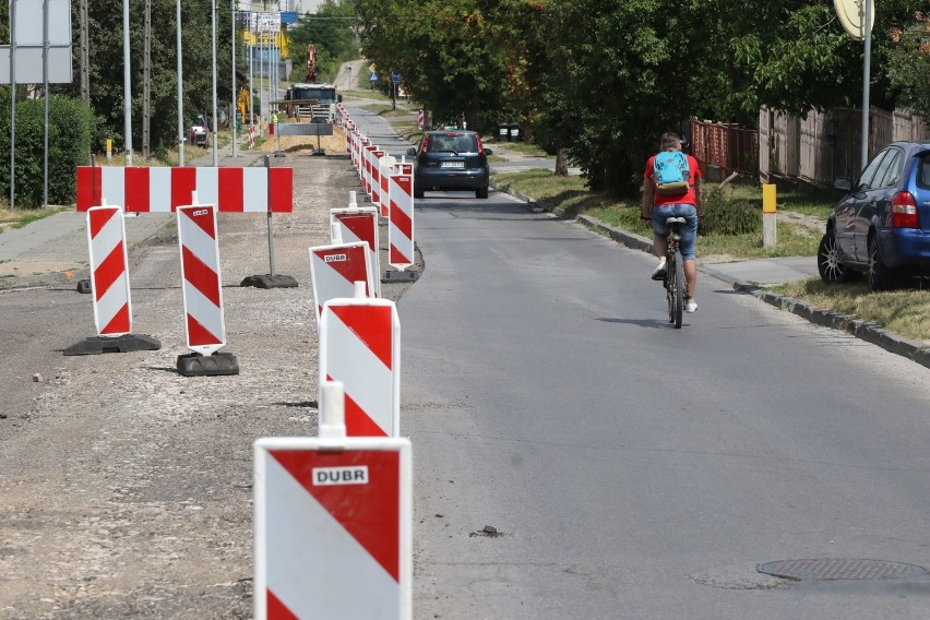 Zmiany na ulicy Poleskiej w Kielcach. Nikt nie poinformował o nich kierowców (ZDJĘCIA)