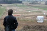 W Chełmcach, gmina Strawczyn, powstaje profesjonalny tor motocrossowy