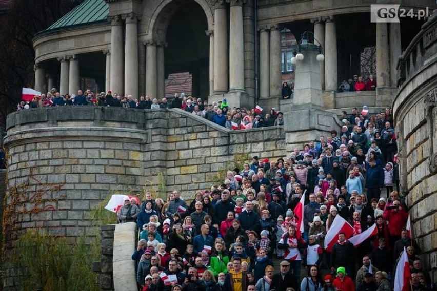 W Szczecinie "Mazurek Dąbrowskiego" został odśpiewany u stóp...