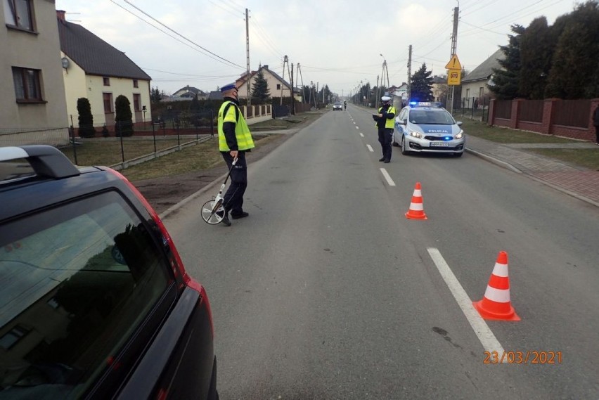 Chłopiec wbiegł wprost pod nadjeżdżający samochód w Gaszowicach