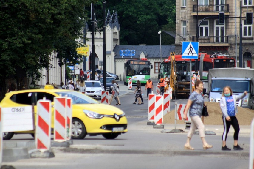 Kierowcy znowu pojadą inaczej. Przebudowa Lipowej i Racławickich wchodzą w kolejną fazę. Kiedy koniec utrudnień?