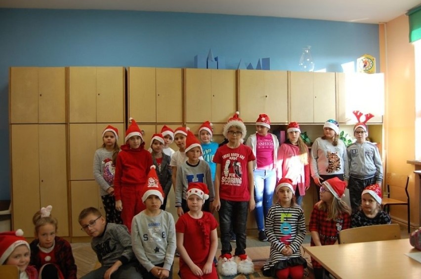 Szkoła w Stąporkowie zaroiła się od Mikołajów. Zobaczcie wszystkie zdjęcia!