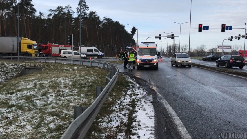 Zderzenie samochodów na skrzyżowaniu ulicy Częstochowskiej z...