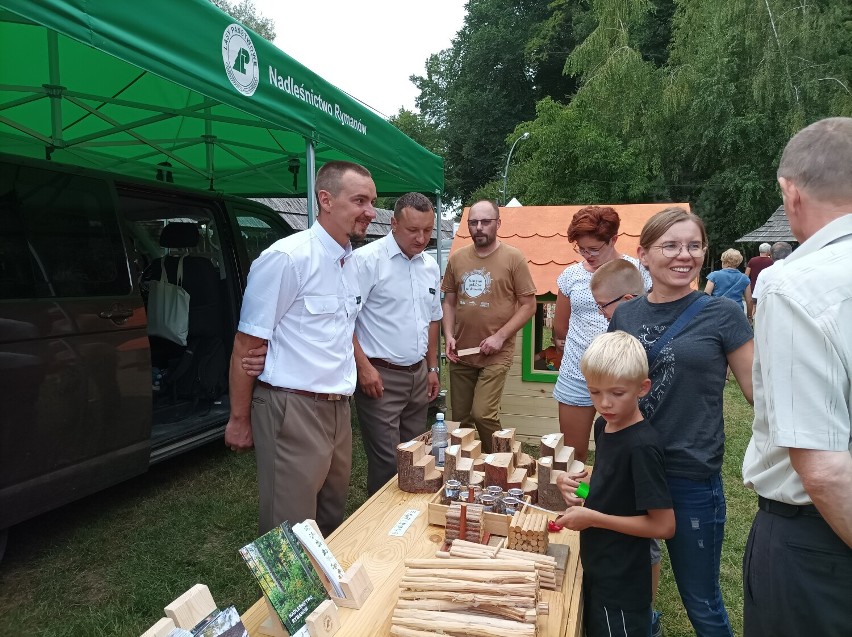 "Karpaty zaklęte w drewnie" w sanockim skansenie. Gwiazdami byli leśnicy. Zdjęcia