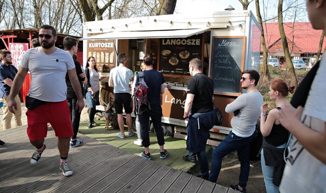 Niecodzienny piknik, którego główną atrakcją będzie około 20 food trucków będzie trwał od piątku do niedzieli.