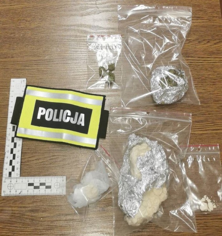 Podczas akcji skierniewicka policja ujawniła około pół kilograma narkotyków
